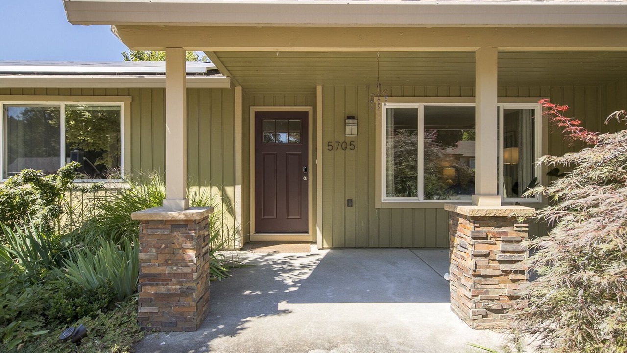 Photo of Outdoor in Aloha