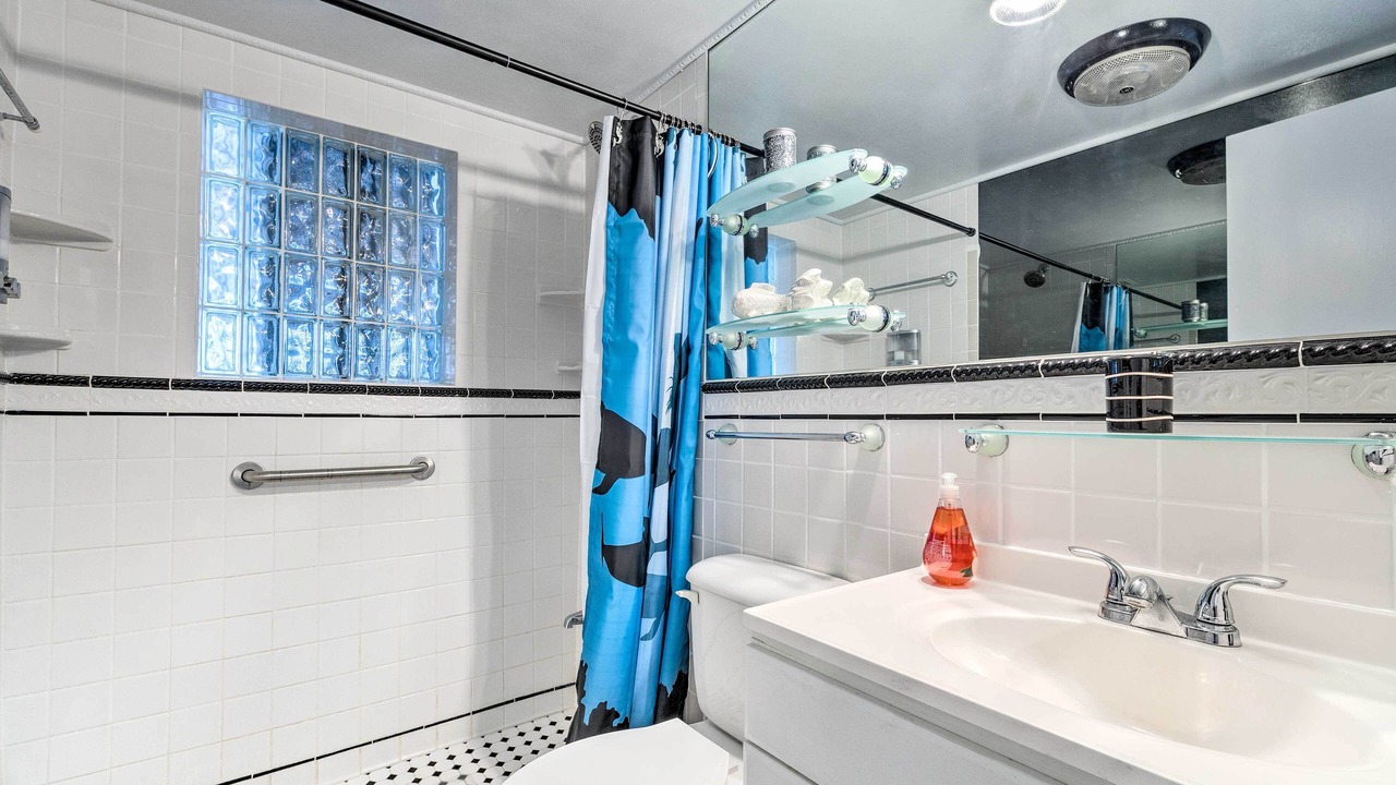 Photo of Bathroom in Hudson Beach Estates
