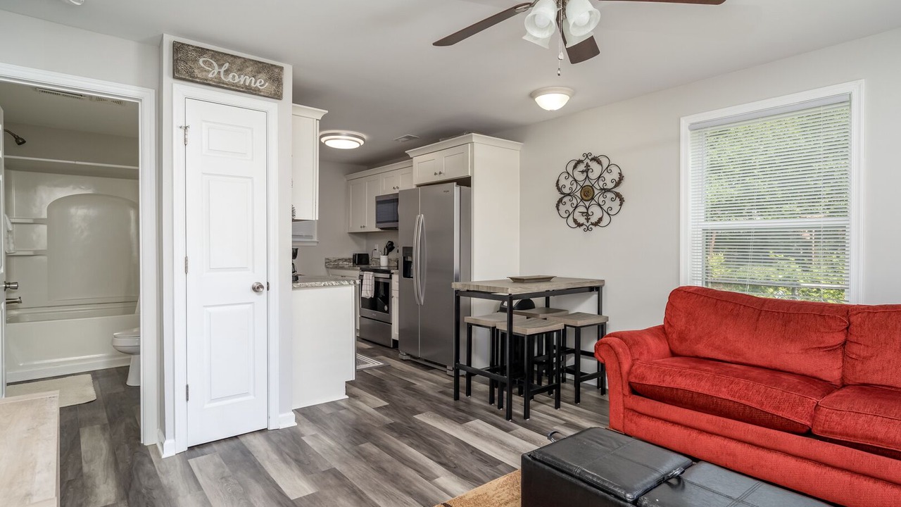 Photo of Livingroom in Buckroe Beach