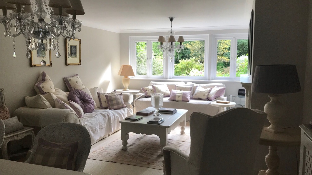 Photo of Livingroom in Woking