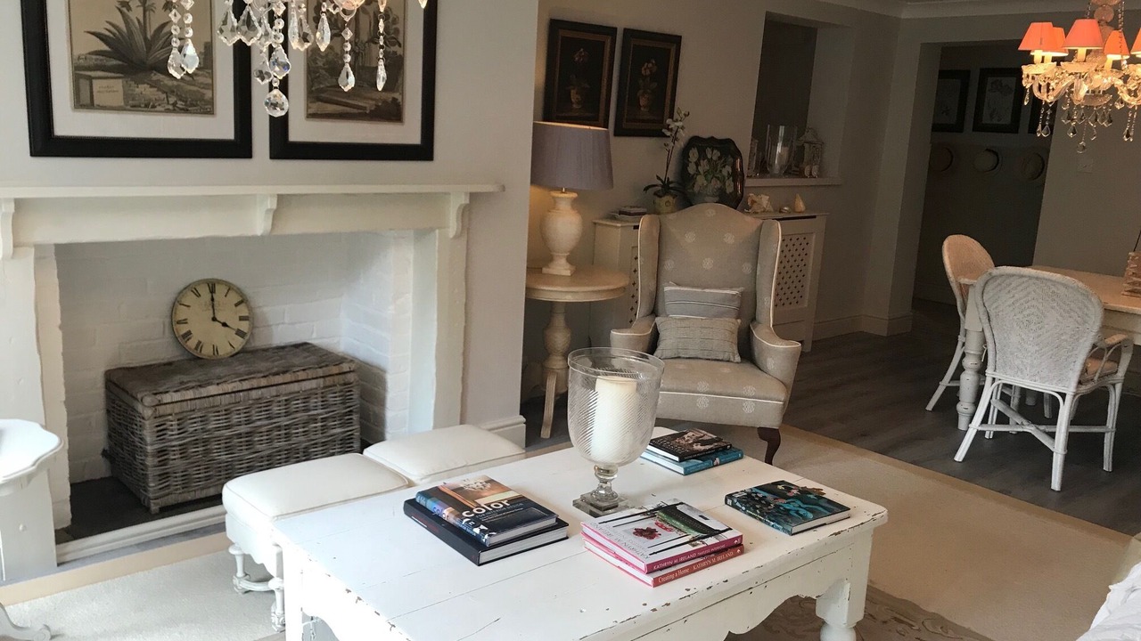 Photo of Livingroom in Woking