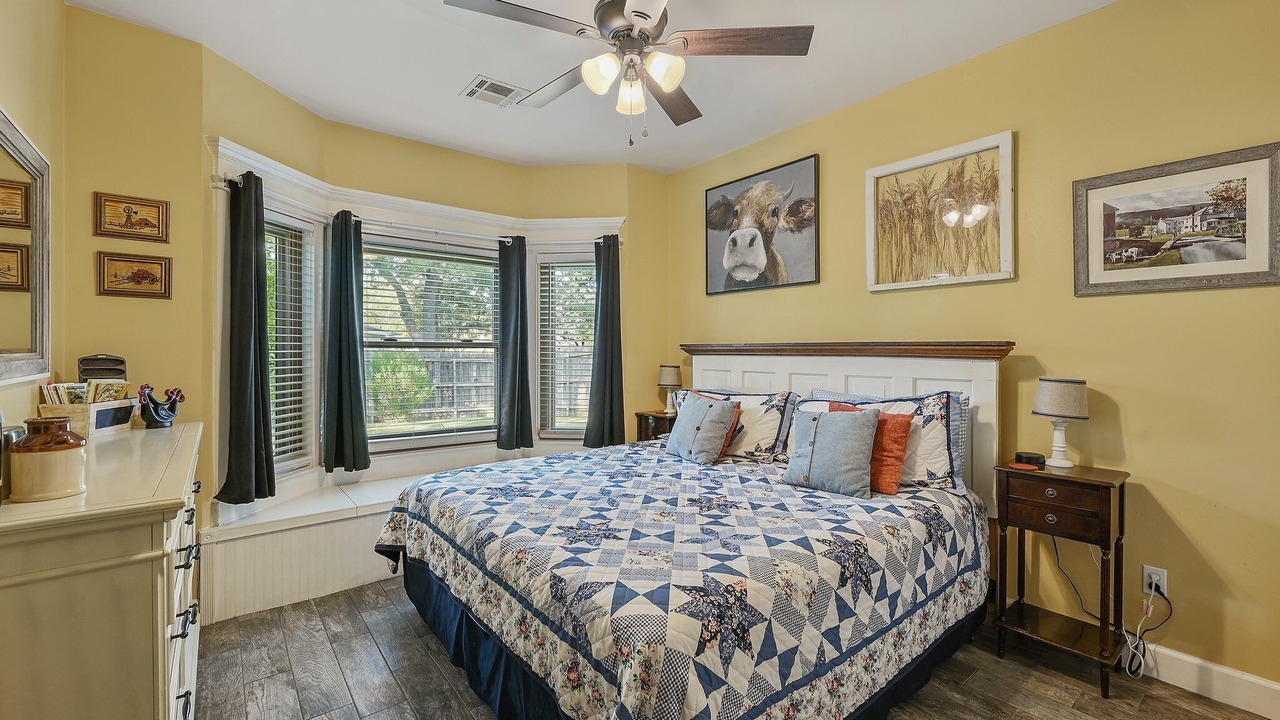 Photo of Bedroom in Country Club Estates
