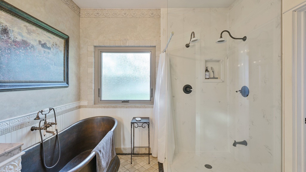 Photo of Bathroom in Country Club Estates