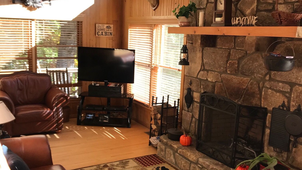 Photo of Livingroom in Cullowhee