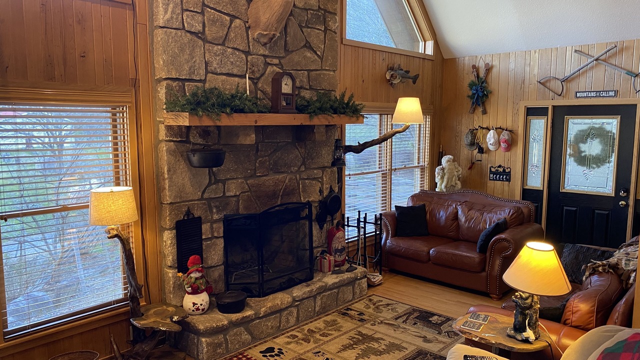 Photo of Livingroom in Cullowhee