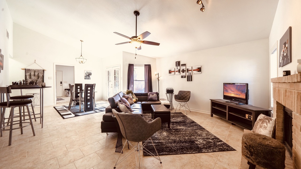 Photo of Livingroom in Woodridge