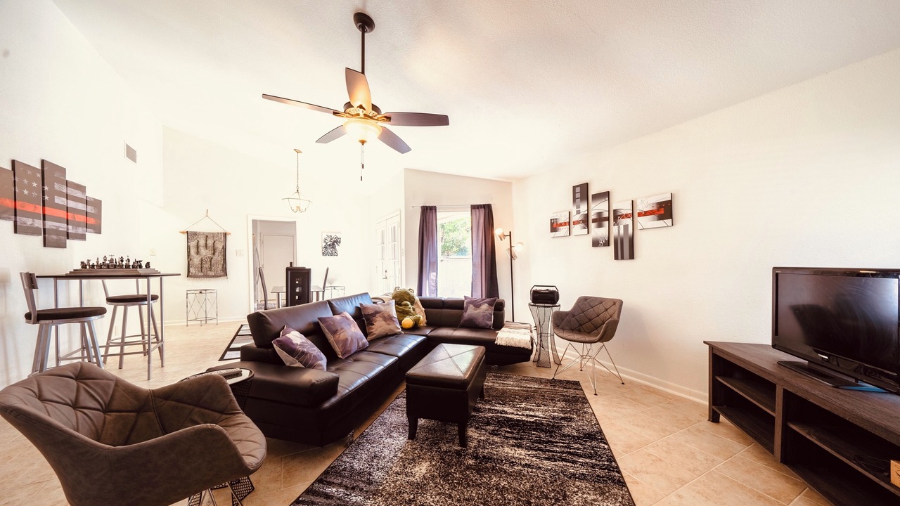 Photo of Livingroom in Woodridge