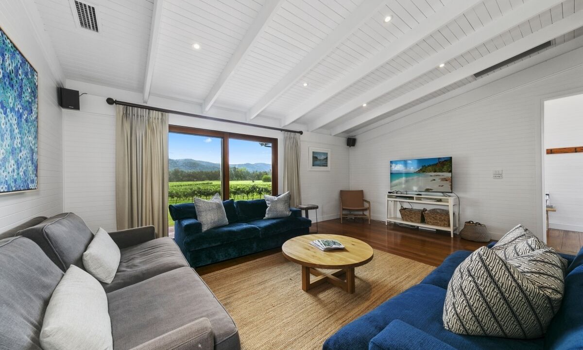 Photo of Livingroom in Broke