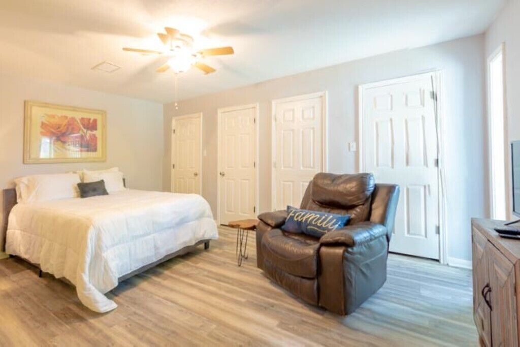 Photo of Bedroom in Cloverleaf