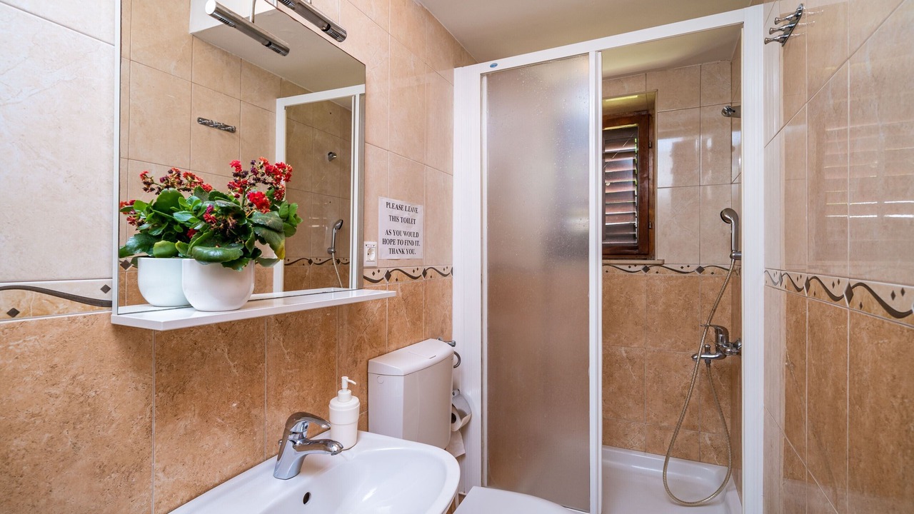 Photo of Bathroom in Gornji Kono