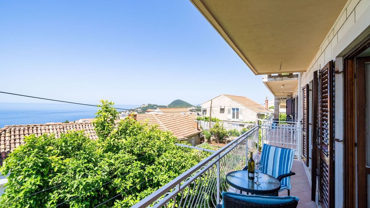 Photo of Patio Balcony in Gornji Kono