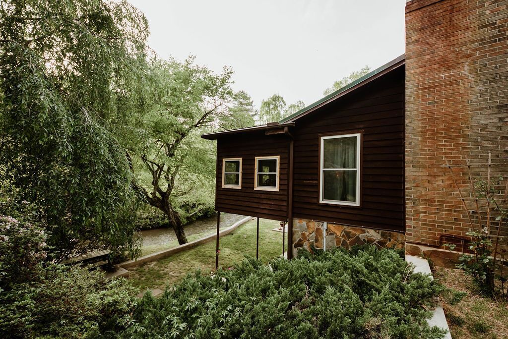 Photo of Outdoor in Mountain Rest
