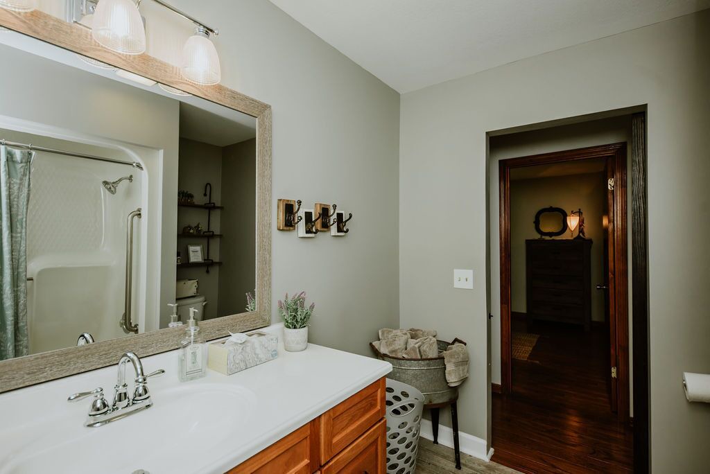 Photo of Bathroom in Mountain Rest