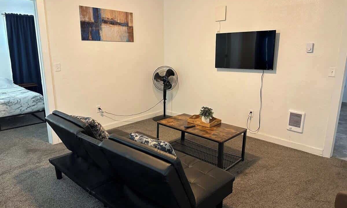 Photo of Livingroom in West Central