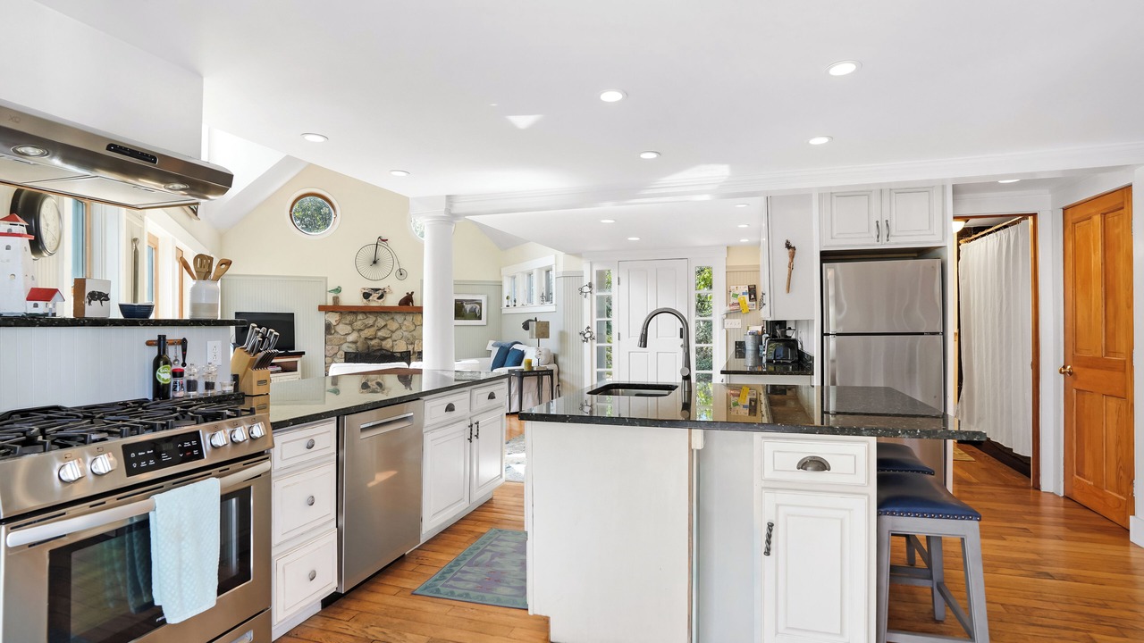 Photo of Others in Aquinnah