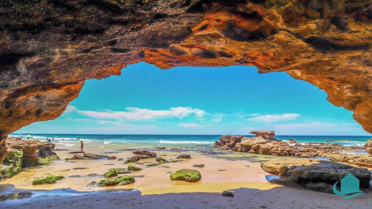 Photo of Others in Caves Beach