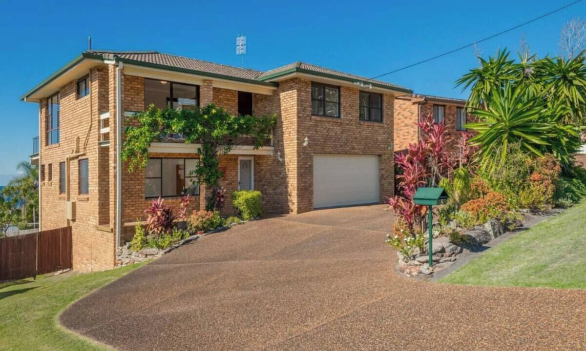 Photo of Outdoor in Caves Beach