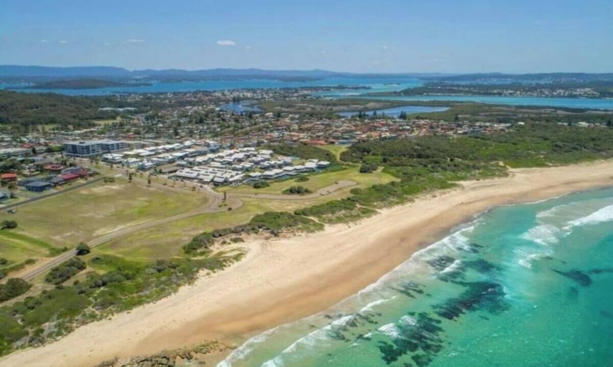 Photo of Others in Caves Beach