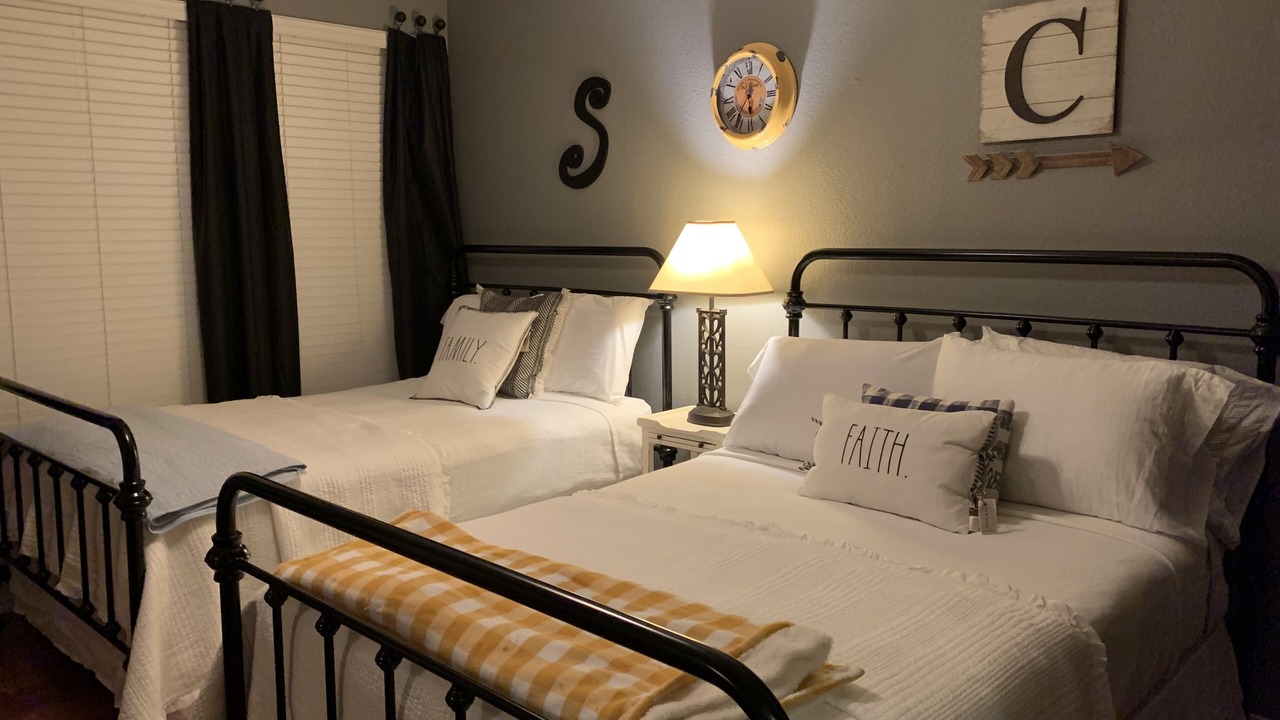 Photo of Bedroom in Kyle