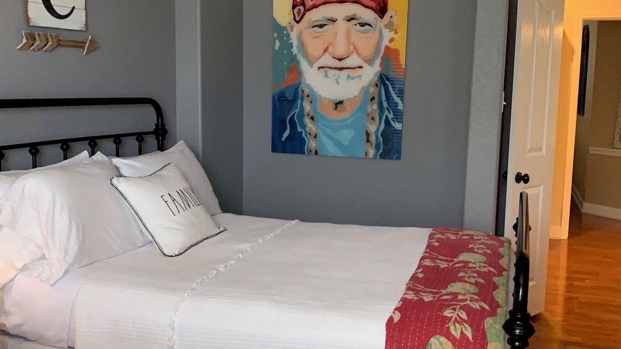 Photo of Bedroom in Kyle
