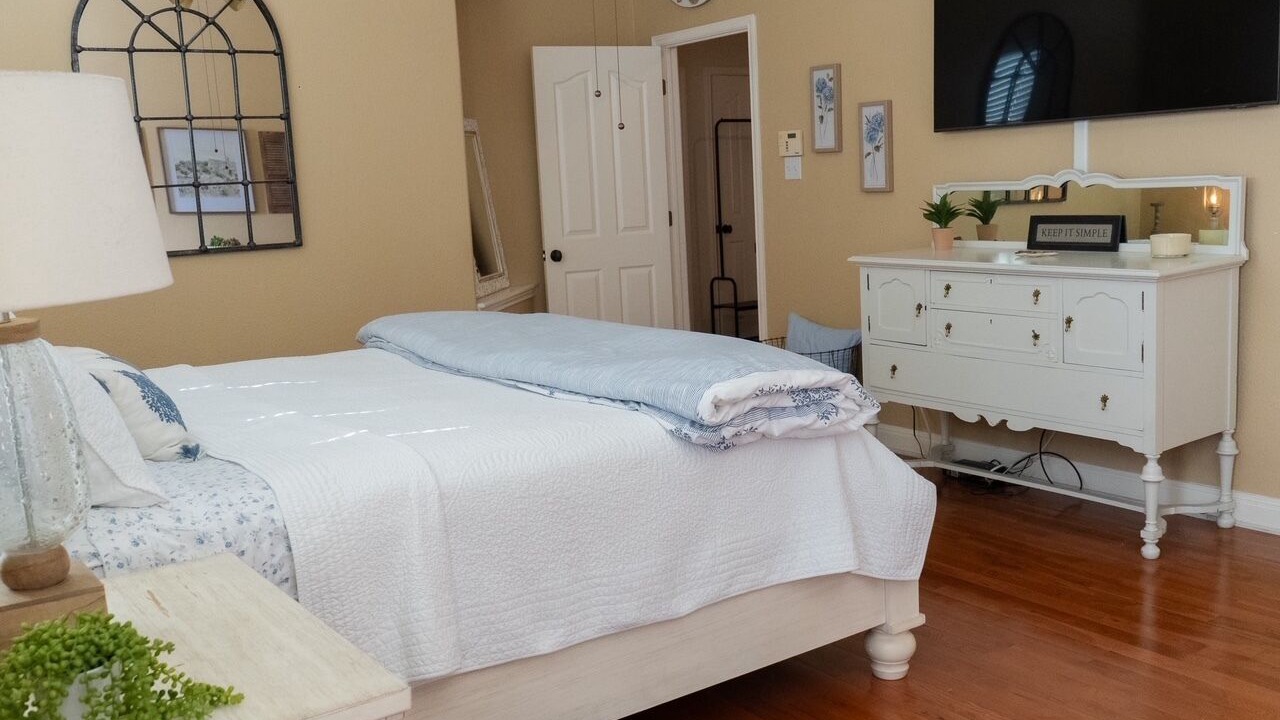 Photo of Bedroom in Kyle