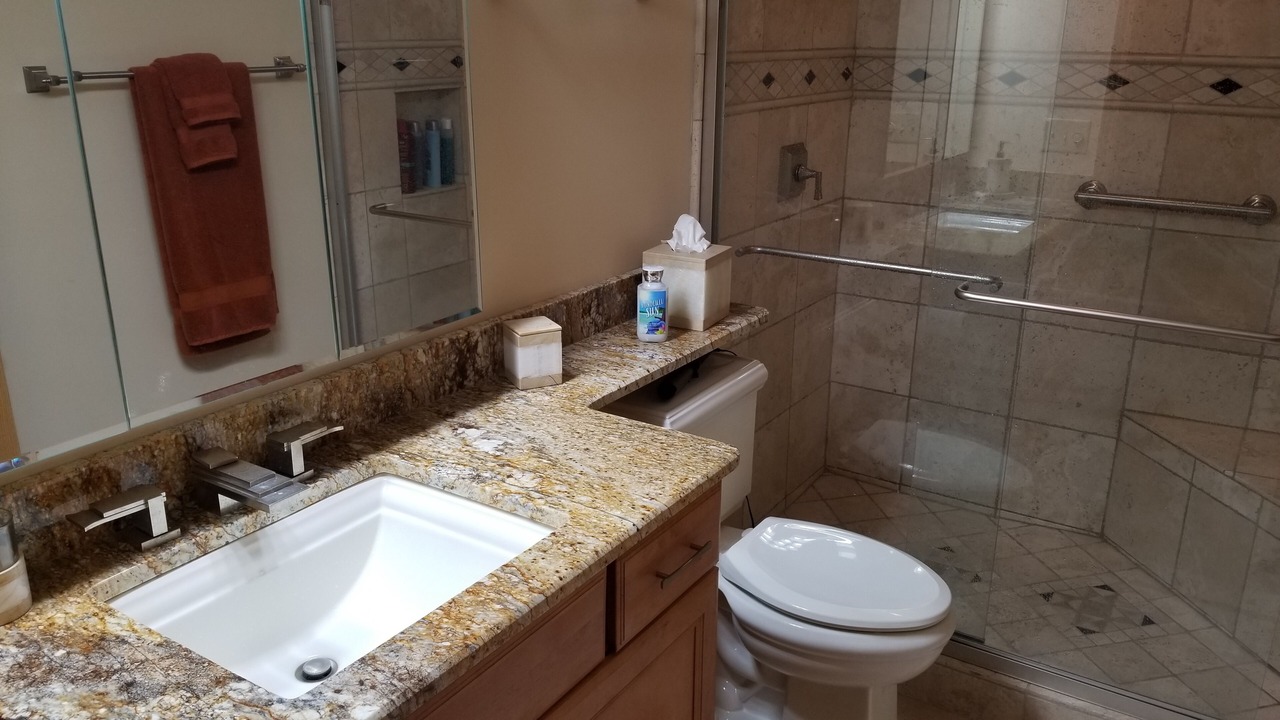 Photo of Bathroom in Fontana-on-Geneva Lake