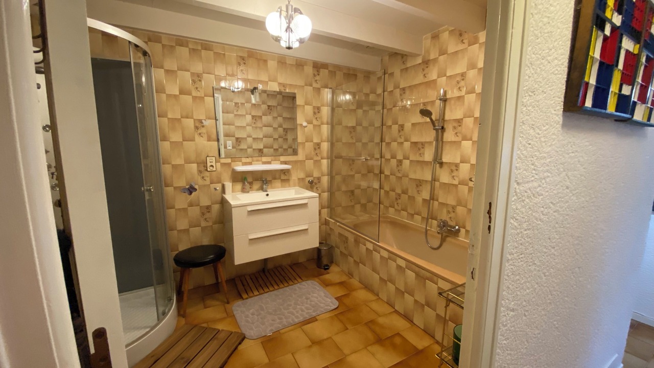 Photo of Bathroom in L'Honor-de-Cos