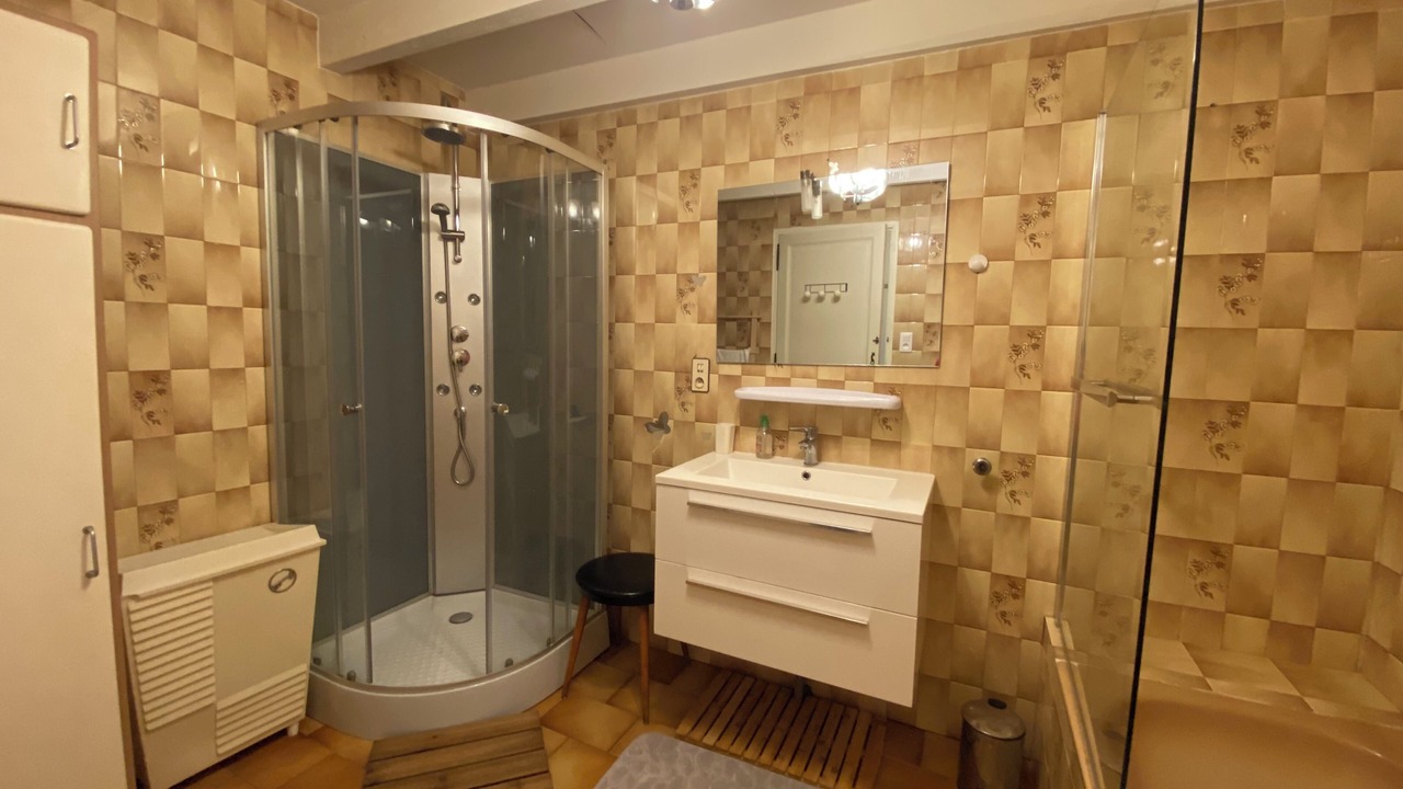 Photo of Bathroom in L'Honor-de-Cos