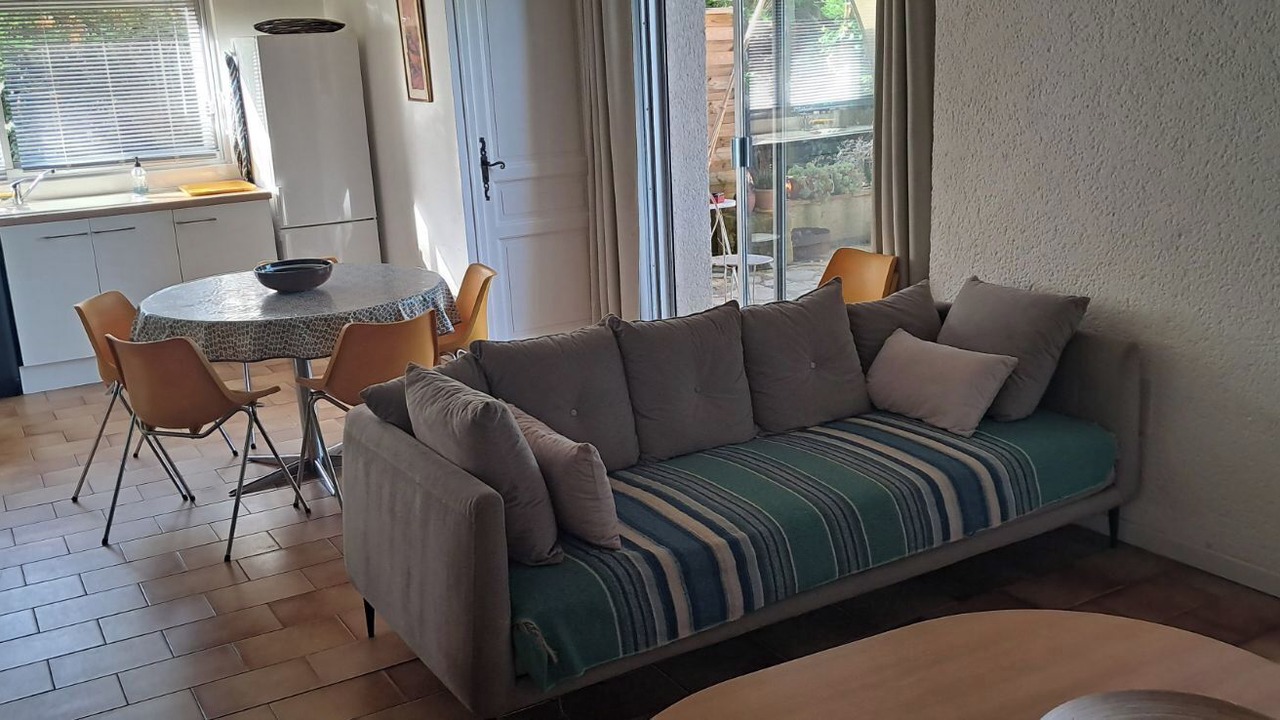 Photo of Livingroom in L'Honor-de-Cos