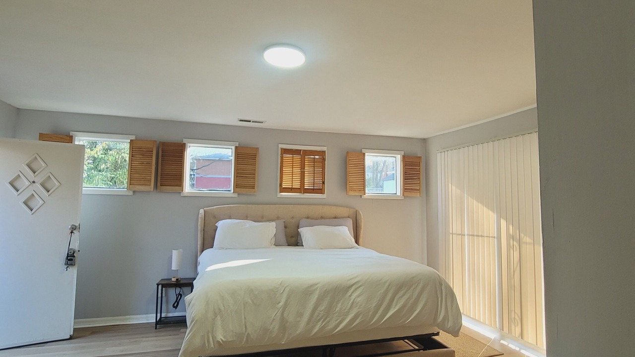Photo of Bedroom in Hadley - Washington