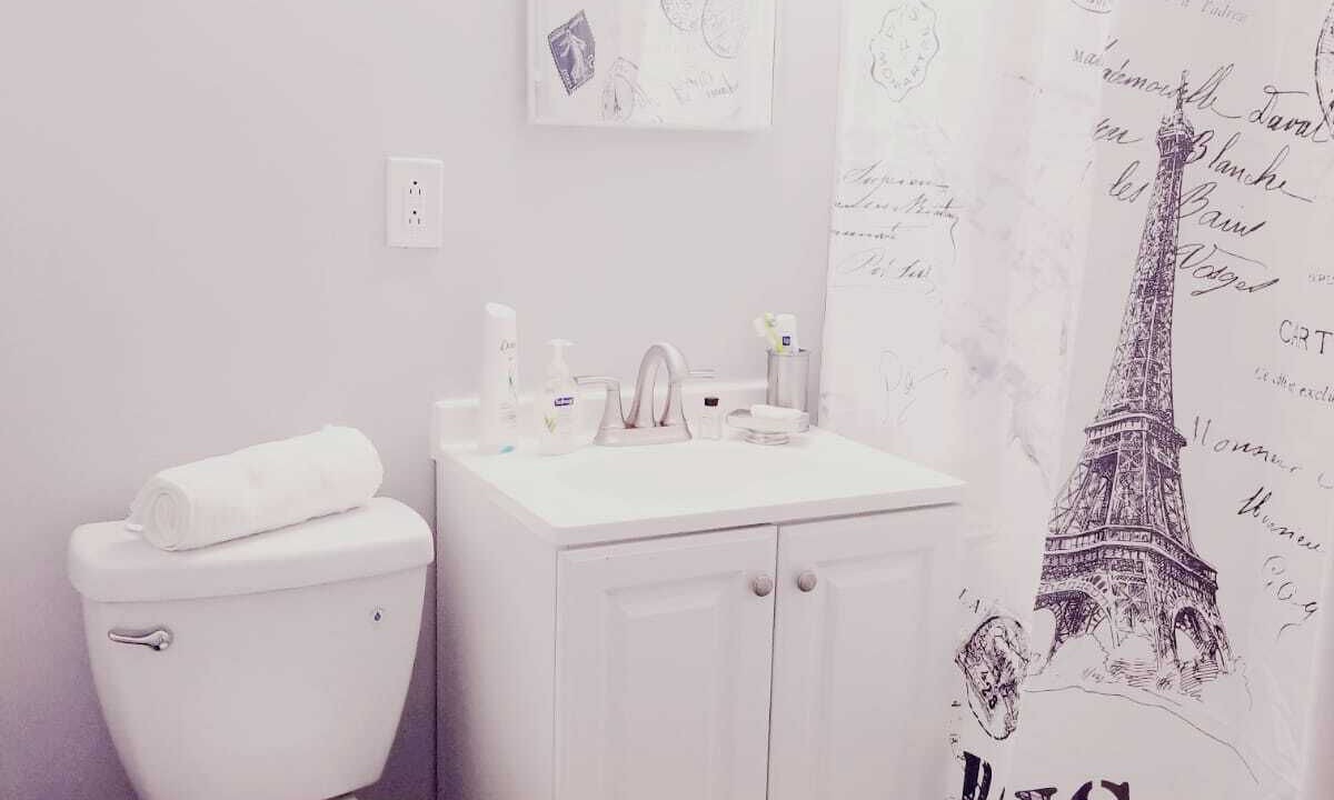 Photo of Bathroom in Hadley - Washington