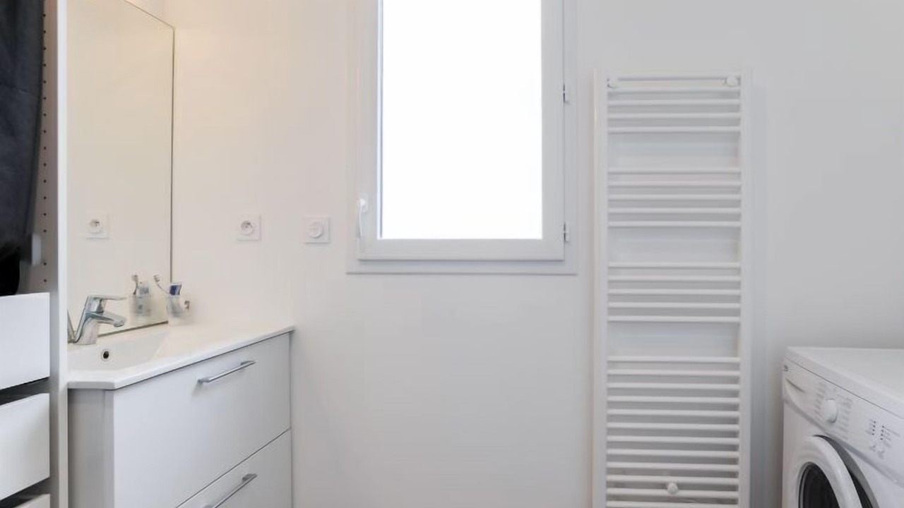 Photo of Bathroom in Parame