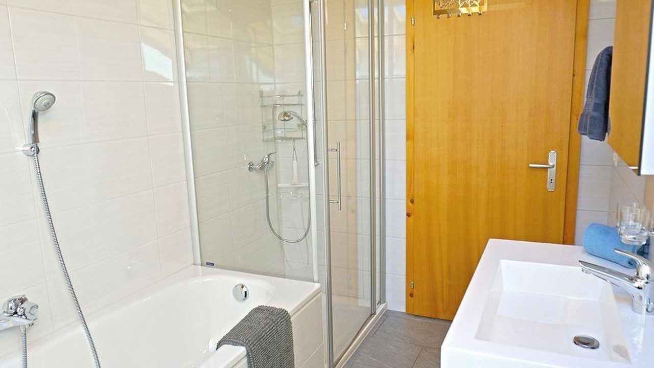 Photo of Bathroom in Gsteig