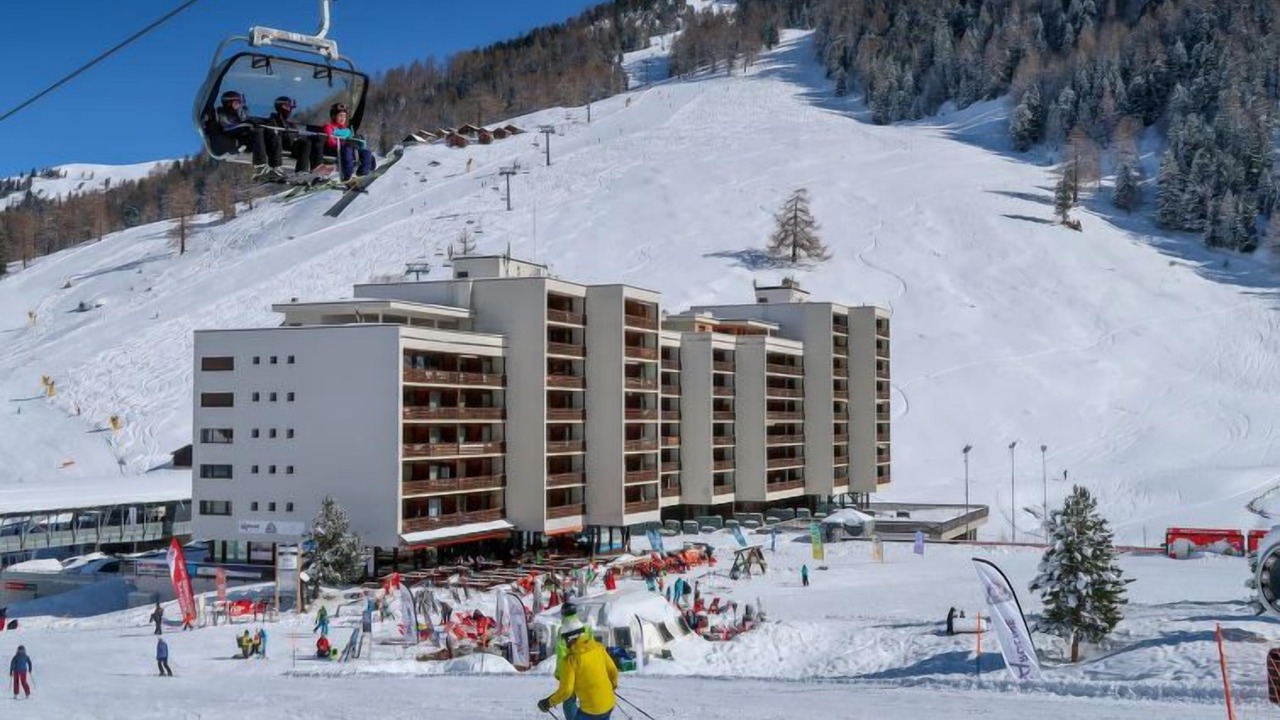 Photo of Others in Noveli