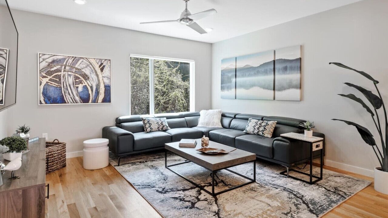 Photo of Livingroom in Asheville