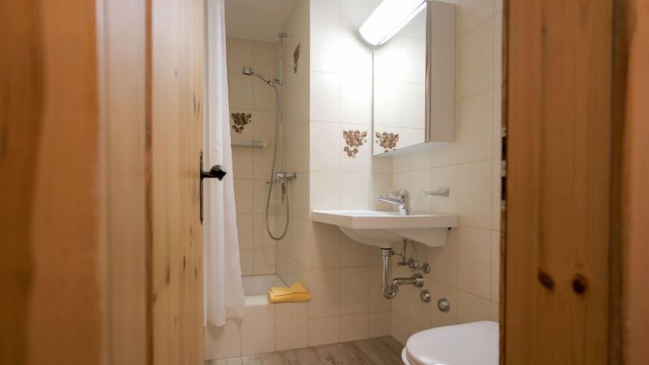 Photo of Bathroom in Silvaplana
