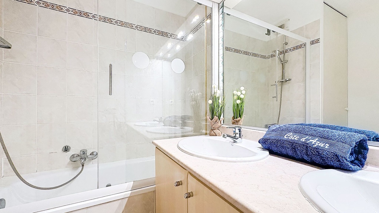 Photo of Bathroom in Saint-Aygulf