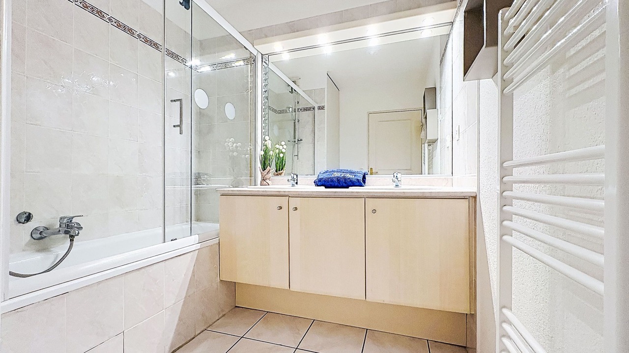 Photo of Bathroom in Saint-Aygulf