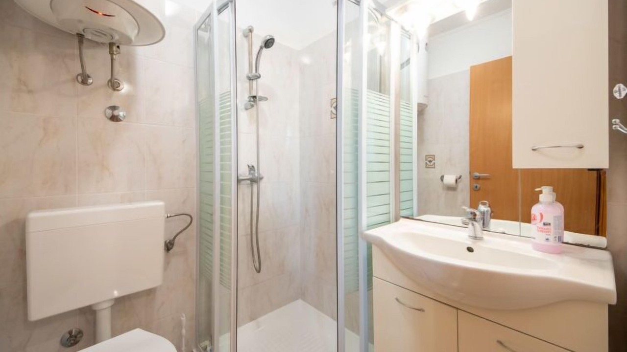 Photo of Bathroom in Brsec