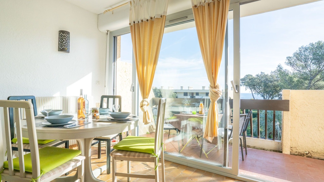 Photo of Bedroom in Saint-Aygulf