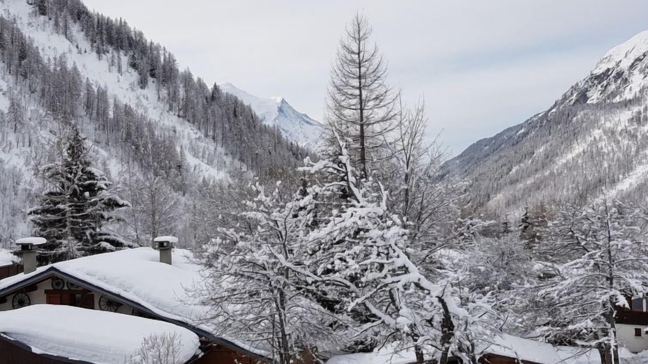 Photo of Outdoor in Le Tour