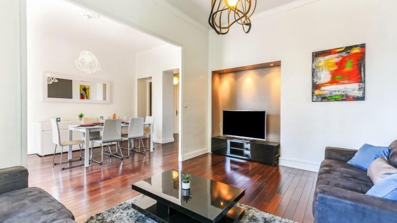 Photo of Livingroom in Prado - Republique