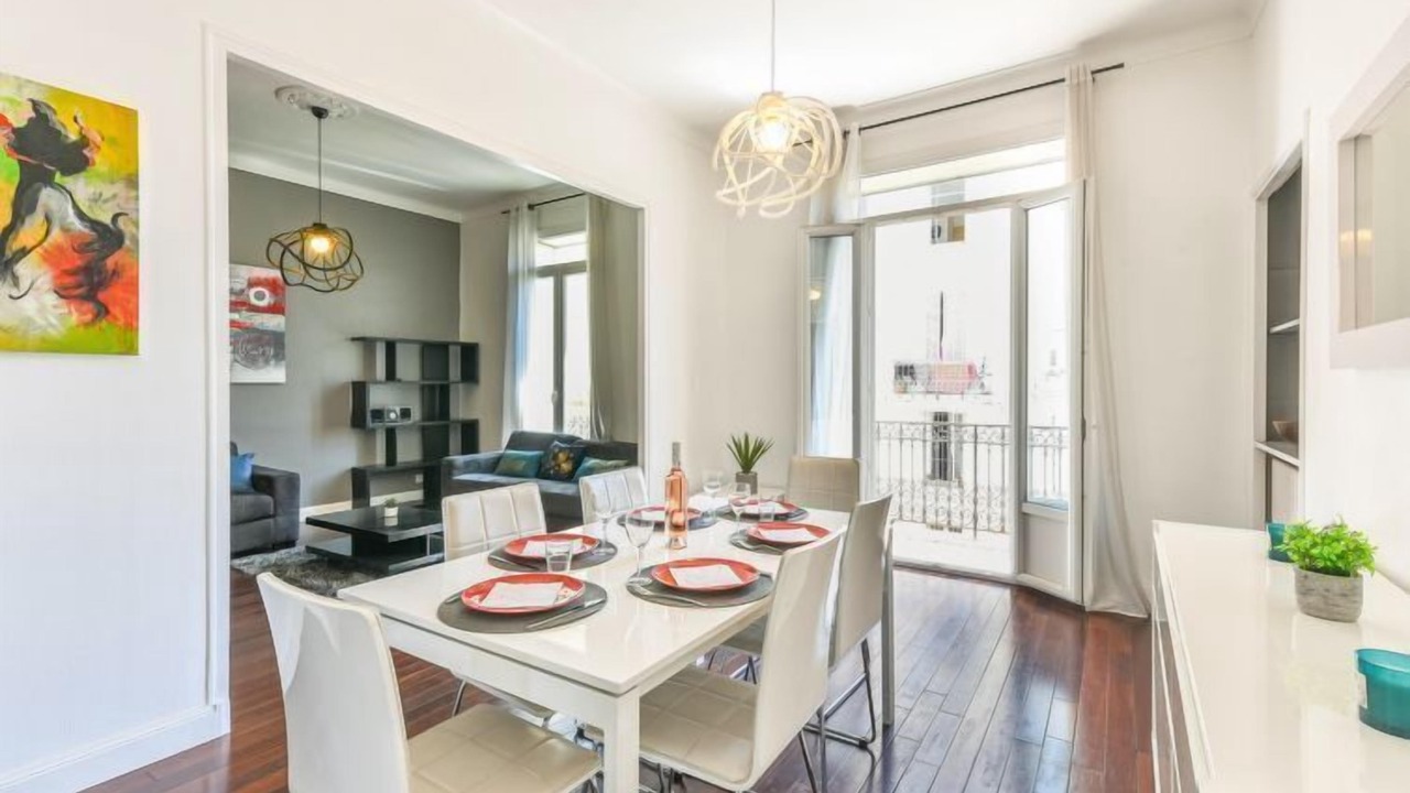 Photo of Bedroom in Prado - Republique