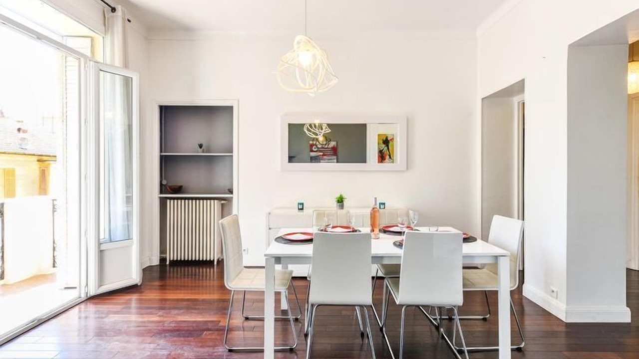 Photo of Bedroom in Prado - Republique