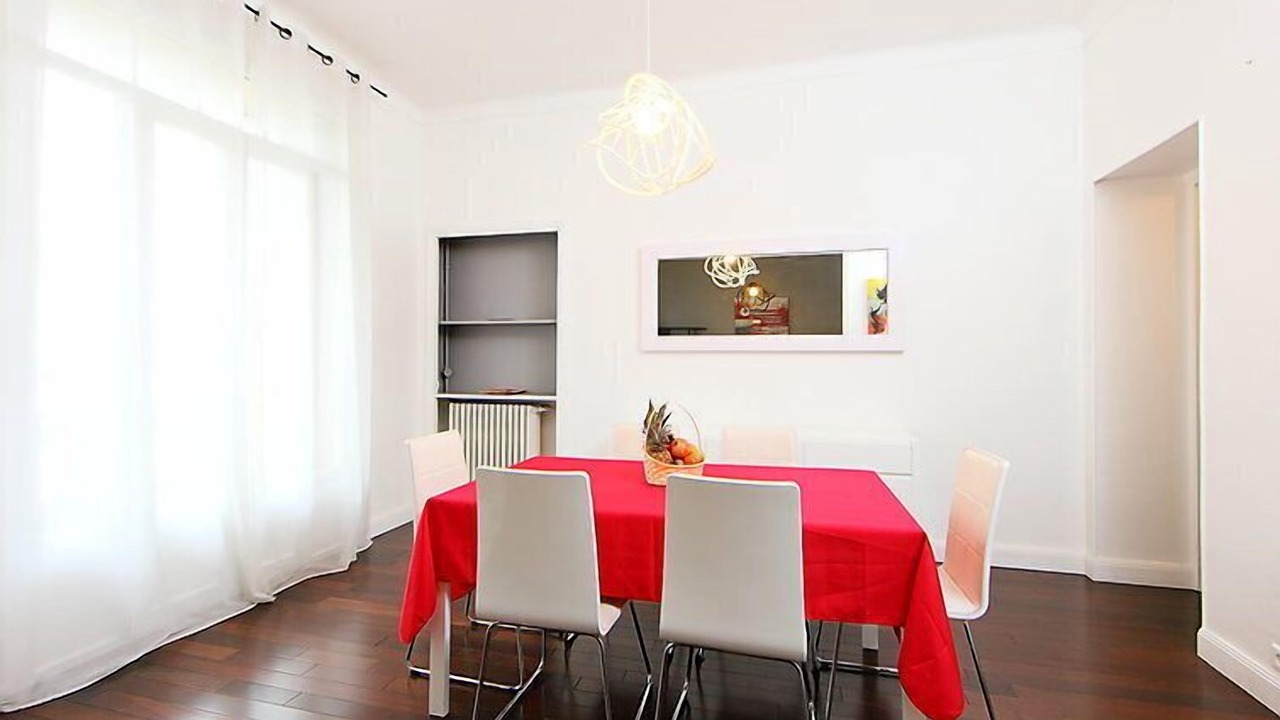 Photo of Bedroom in Prado - Republique