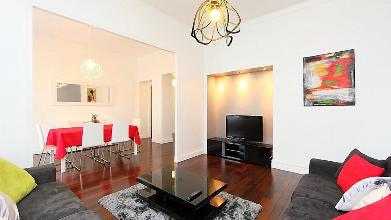 Photo of Livingroom in Prado - Republique