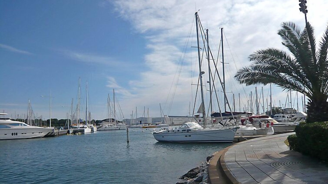 Photo of Others in Le Port