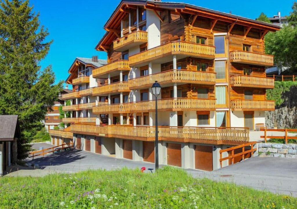 Photo of Buildings in Saint-Pierre-de-Clages