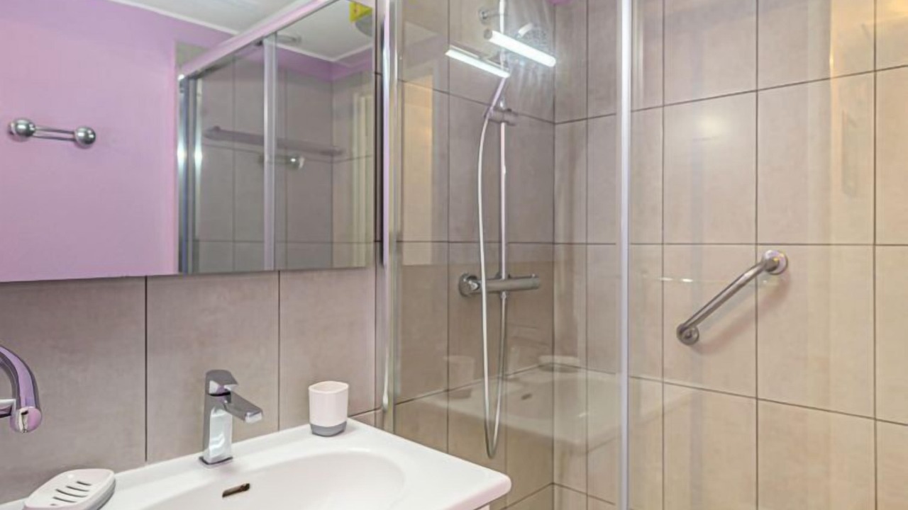 Photo of Bathroom in Carnac