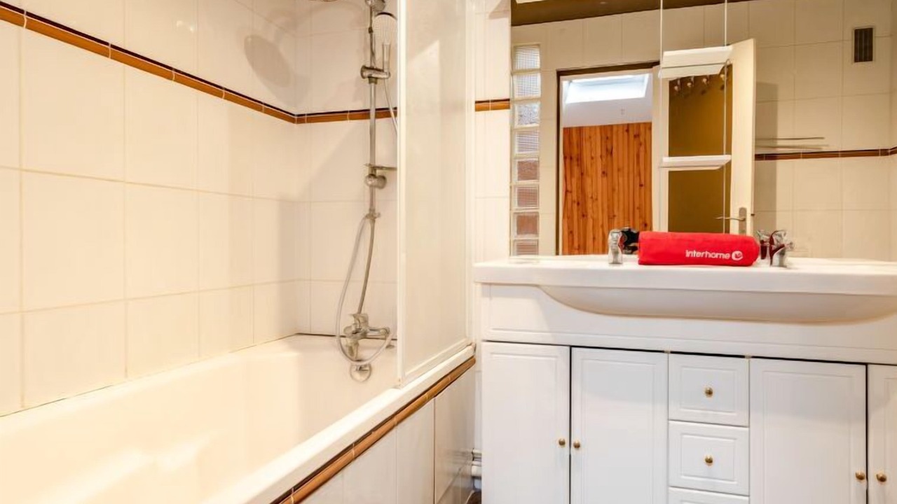 Photo of Bathroom in Deauville City Centre